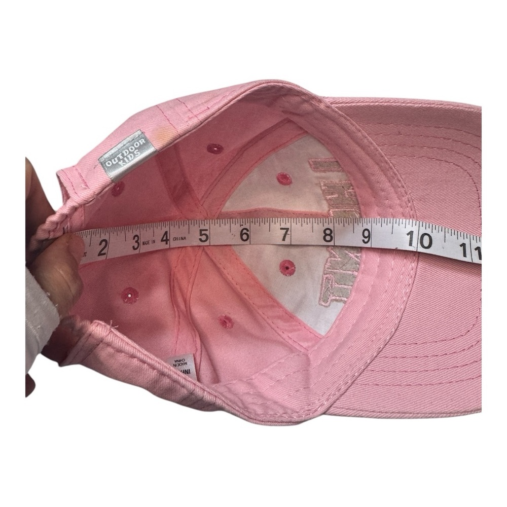 Pink and Camouflage 'I Hunt for Hugs' Cap- infant size - Picture 6 of 6